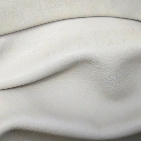 Bottega Veneta Chain Pouch in White - Picture 4 of 7